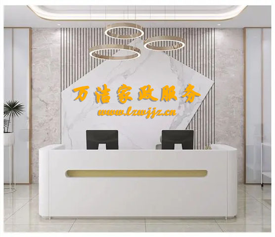 蘭（lán）州99国产精品久久久蜜芽家政服務有限（xiàn）公（gōng）司（sī）提（tí）醒大家雨天小心路滑.jpg